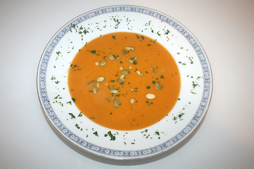 09 - Fuchs Kürbis-Cremesuppe / Pumpkin cream soup - Serviert
