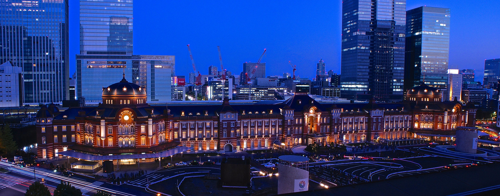 Tokyo station panorama shot