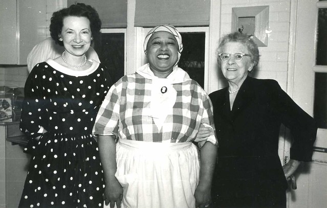Jane Sheal, Aunt Jemina and Lillian Caldwell (nee Oram) in the Ohio Govenors Mansion Kitchen. Aunt Jemina is no doubt not here real name but at the time was an acceptable nick name for a black lady. 