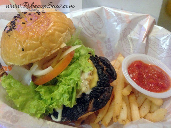 Burger Junkyard 2-009