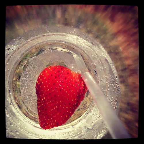 Strawberry by boyoma