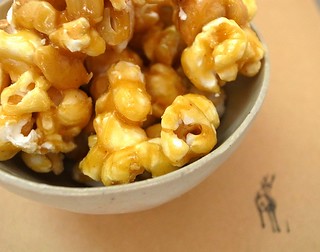 NYAnything｛吃喝玩紐約 香甜好生活｝：吃不停的焦糖爆米花 2012 Christmas Caramel Popcorn