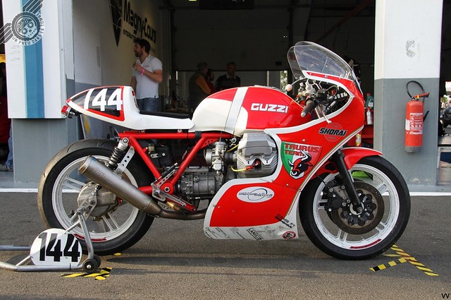 La Moto Guzzi 850 Le Mans III du Team Taurus.