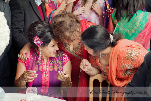 Indian-wedding-photographer-Henna-night-V&A-Elen-Studio-Photograhy-041