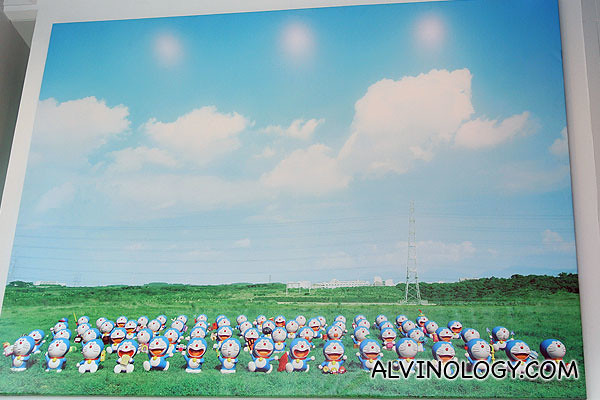 Canvas photo print of the 100 Doraemons