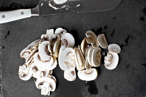 sliced button mushrooms