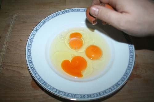 20 - Eier aufschlagen / Open eggs