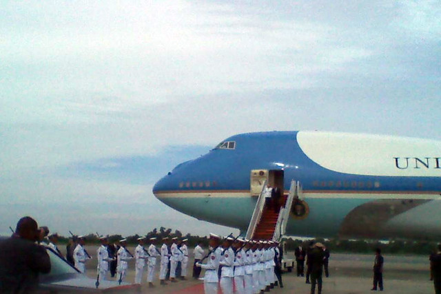 President Obama and Secretary Clinton Arrive in Burma