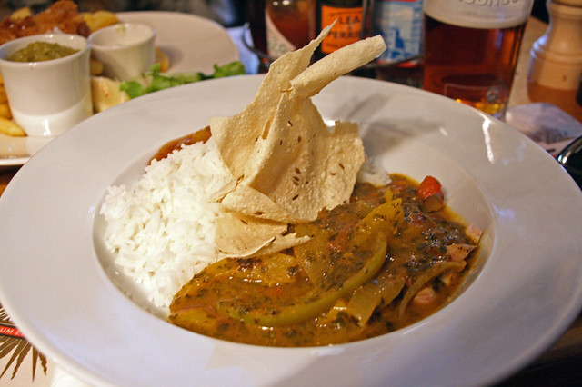 Tradionnal curry (poulet, végétarien, poisson) and mango chutney