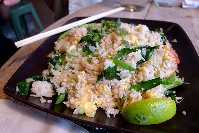 fried rice with lump crab meat (egg, chinese broccoli, tomato,  scallion, onion, light soy sauce)