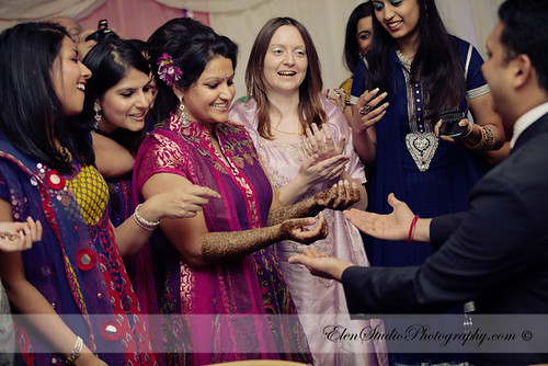 Indian-wedding-photographer-Henna-night-V&A-Elen-Studio-Photograhy-039