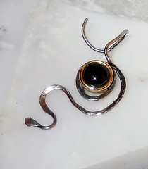 16 gauge earring stailess steel,onyx 7mm