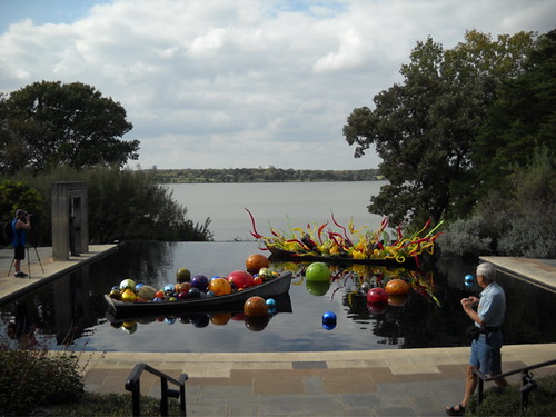 Chihuly on the lake