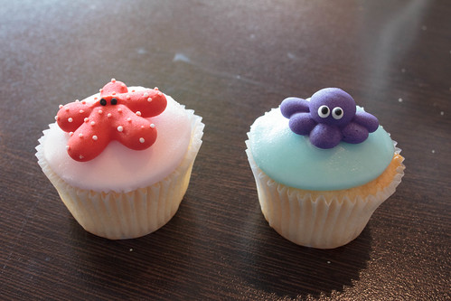 Cute Aquarium Cupcakes!