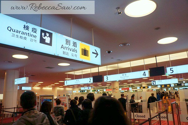 haneda airport japan - rebecca saw japan trip with airasia  (9)