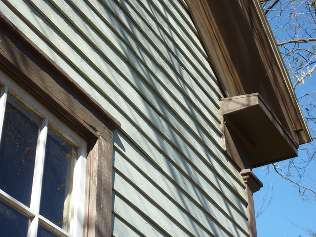 P1140138-2012-11-26-Decatur-Vernacular-Church-Street-circa-1870-Fraser-House-window-return-fasic-soffit