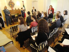 Grupo de aspirantes al servicio exterior húngaro visitan la Embajada de México