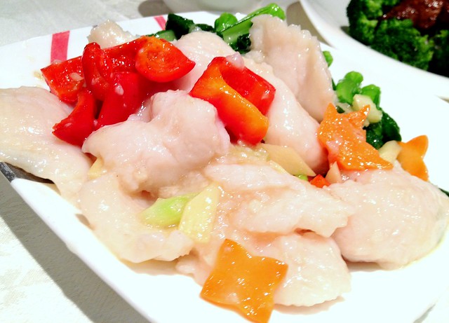Stir-Fried Garoupa Slices with Ginger and Bell Pepper