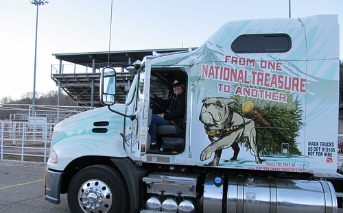 Former US Senator Ben Nighthorse Campbell delivers 2012 Capitol Christmas Tree