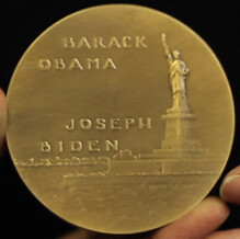 Kann Obama-Biden medal reverse
