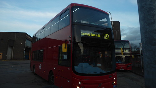 MCV DD103 (London United)