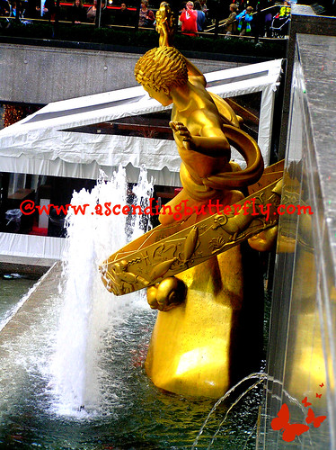 Rockefeller Center Gold Statue 01 Holidays 2012 WATERMARKED