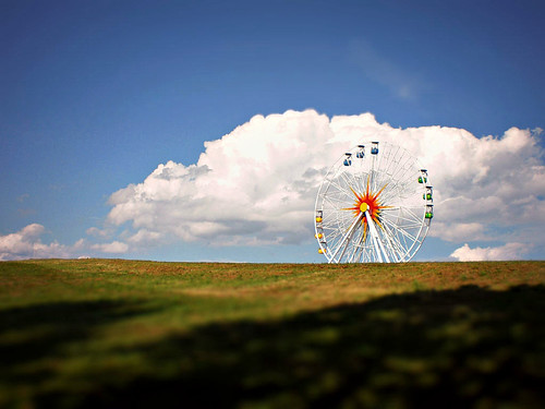 wheel in the clouds by Hänsel & Gretel