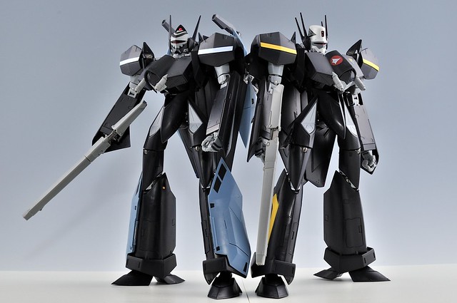 yamato VF-17D with Super Pack と VF-17S