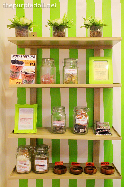 Trinket and Snack Display at Jelly G