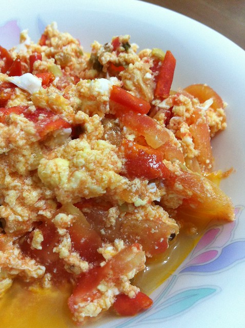 Fied tomato with eggs