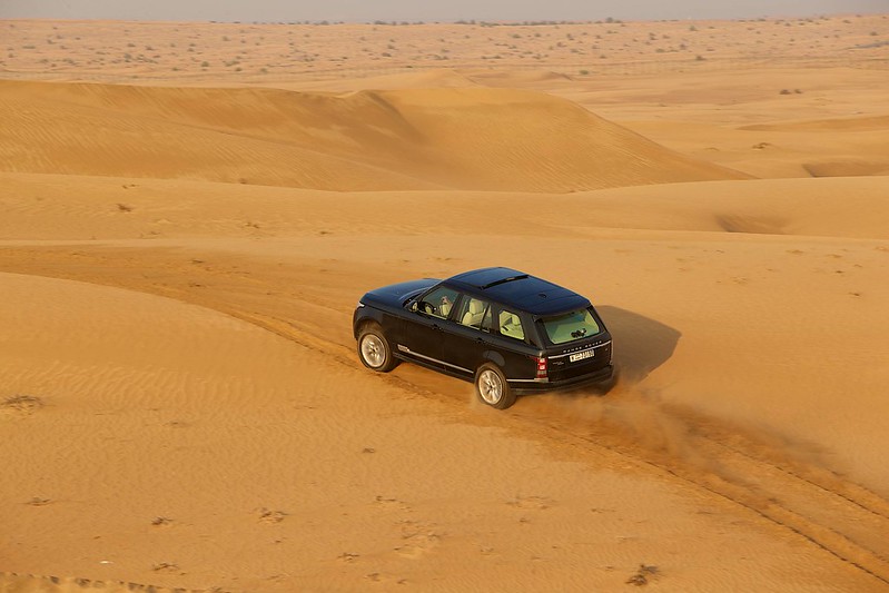 2013 Range Rover Vogue Supercharged Desert Uphill