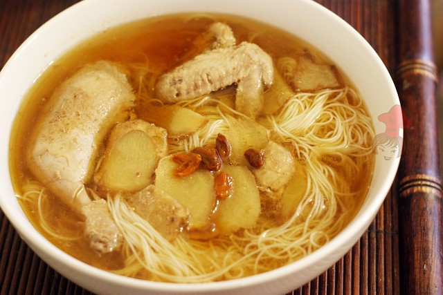 Taiwanese chicken wine soup with sesame oil 1