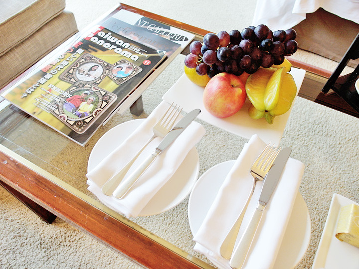 regent taipei hotel room table with fruits
