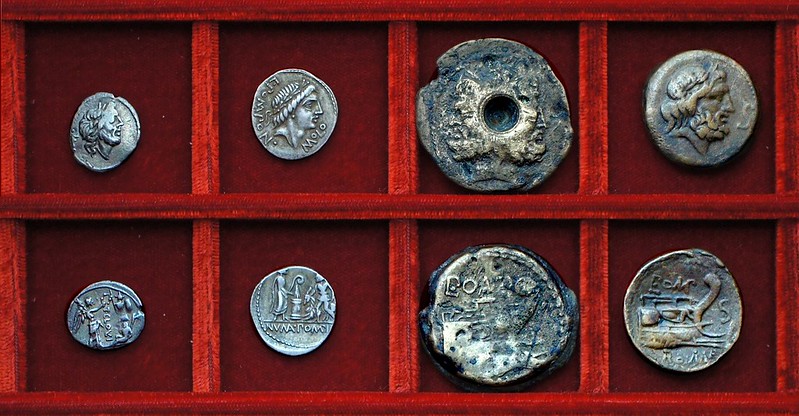 RRC 332 T.CLOVLI Q Cloulia quinarius, RRC 334 L.POMPON MOLO Pomponia denarius, bronzes, Ahala collection, coins of the Roman Republic