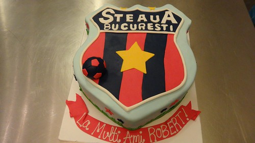 STEAUA Bucuresti logo cake by CAKE Amsterdam - Cakes by ZOBOT