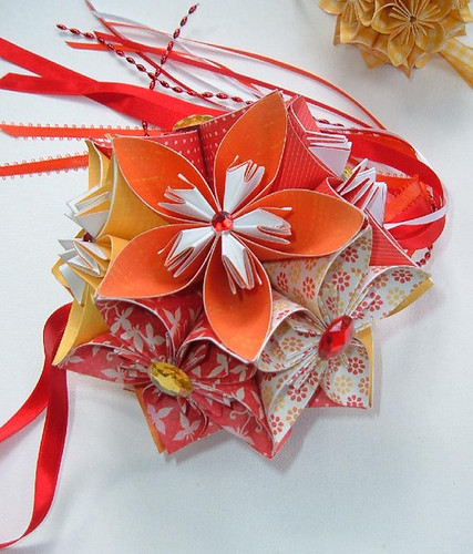 Paper flower ball from Etsy aquavina