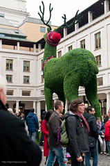 Reno gigante en Covent Garden en Navidad