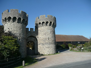 Cooling Castle Gatehouse and Barn