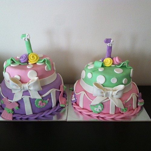 Twins 1st birthday cake by l'atelier de ronitte