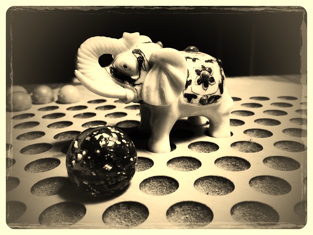 Chinese checkers elephant