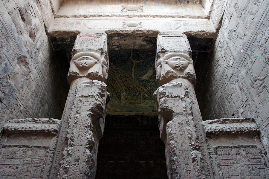 Особые святилища на крыше храма Хатхор, Дендера