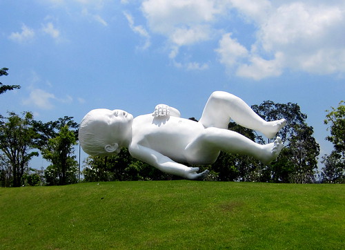 Gardens by the Bay - Singapore. The Planet - Marc Quinn by fernanda garrido