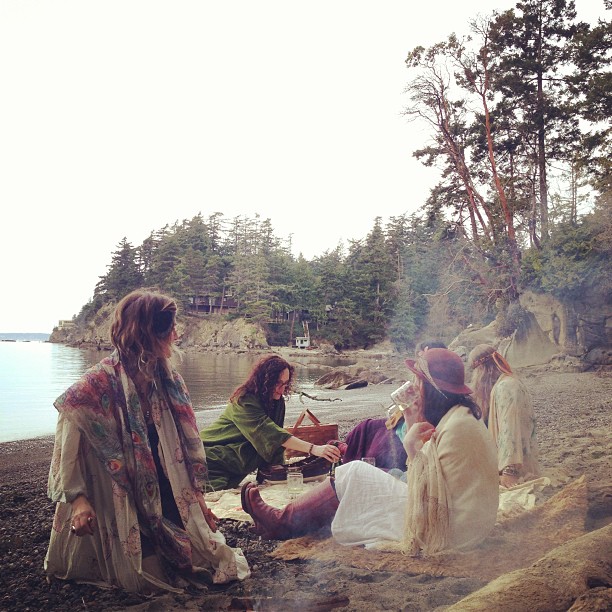A magical beach picnic photo shoot! Thank you @madelynmulvaney @westofwhimsy @herbmother @mamaspace and @smashingrubbish for a beautiful morning!