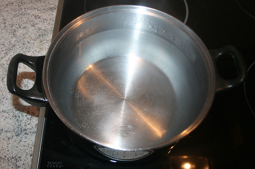 12 - Wasser aufsetzen / Bring water to boil