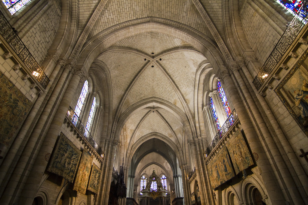 Cathédrale Saint-Maurice d'Angers by storvandre