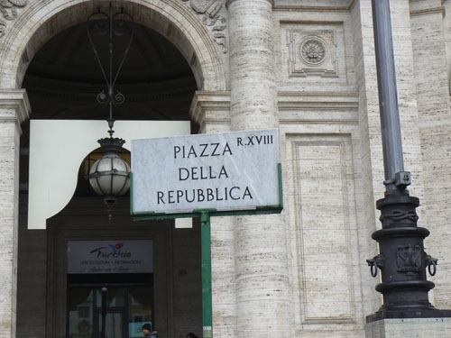 Piazza della Republica.jpg