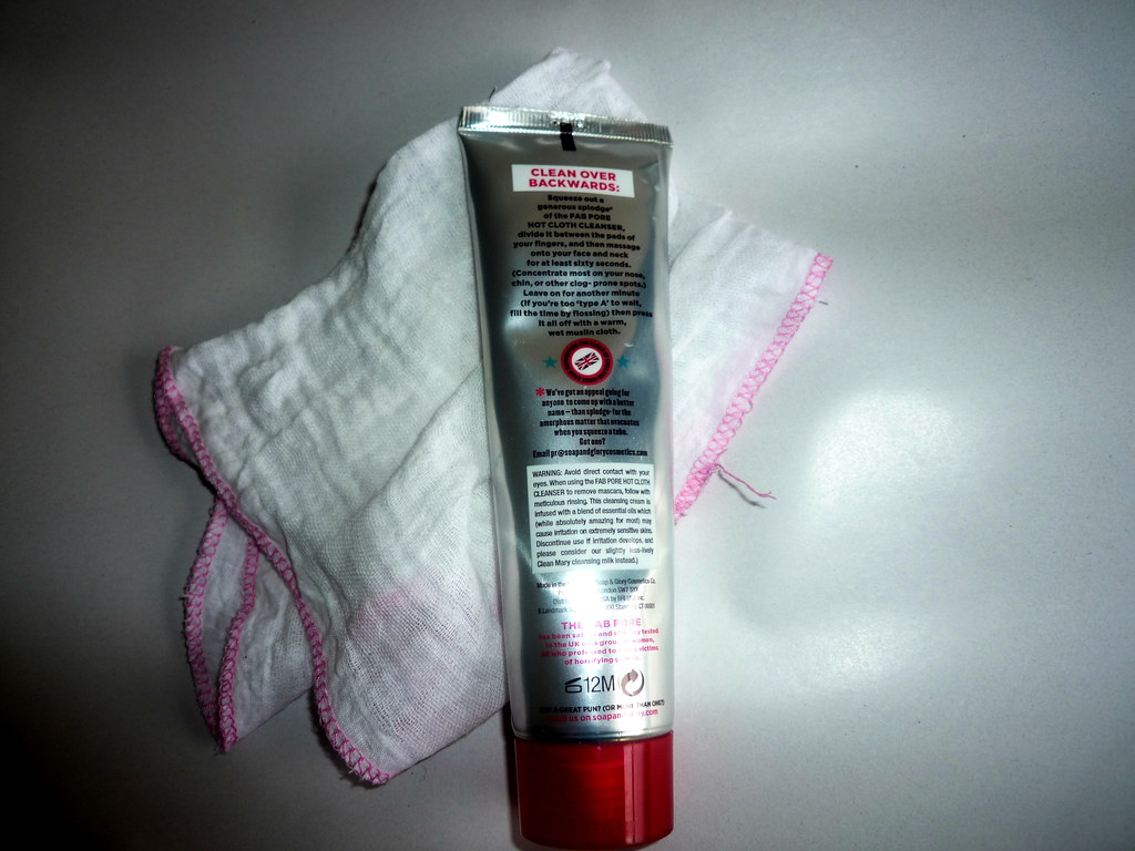 Soap and Glory The Fab Pore Hot Cloth Cleanser (3)