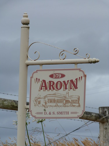 Aroyn, Nyora