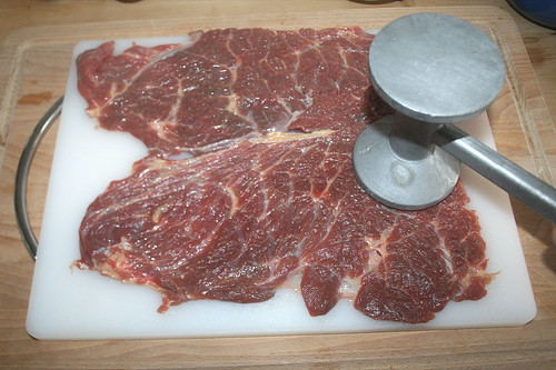 30 - Fleisch klopfen / Flatten meat