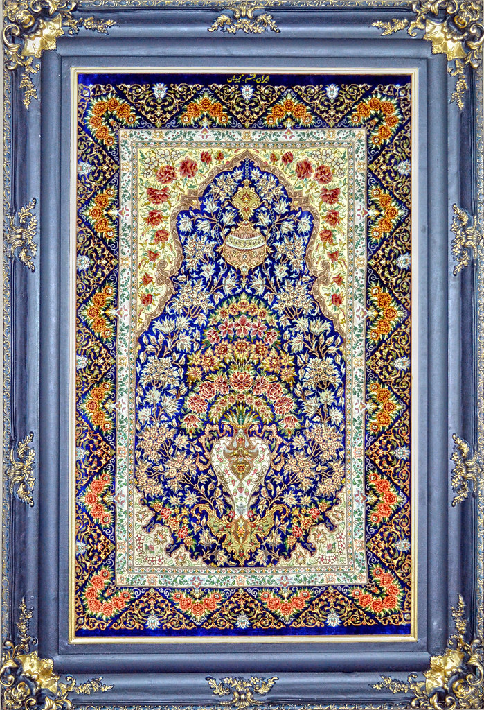 Flower-in-Vase-Pure-Silk-Qum-Persian-Rug-1315-163x77